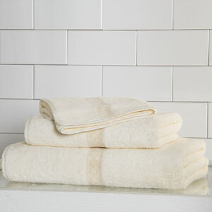 slide 1 Macrame Pizzo Hand Towel 