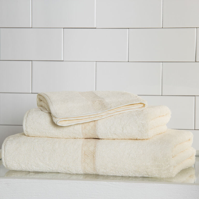 slide 1 Macrame Pizzo Hand Towel 