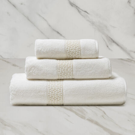 slide 2 Affinity Lace Bath Towel