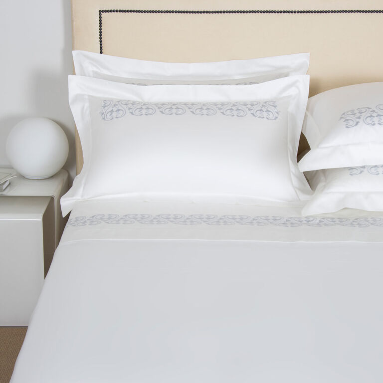 slide 2 Ornate Medallion Ricamo Completo Letto