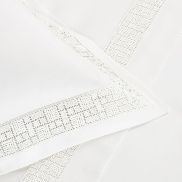 slide 3 Maze Lace Bettgarnitur