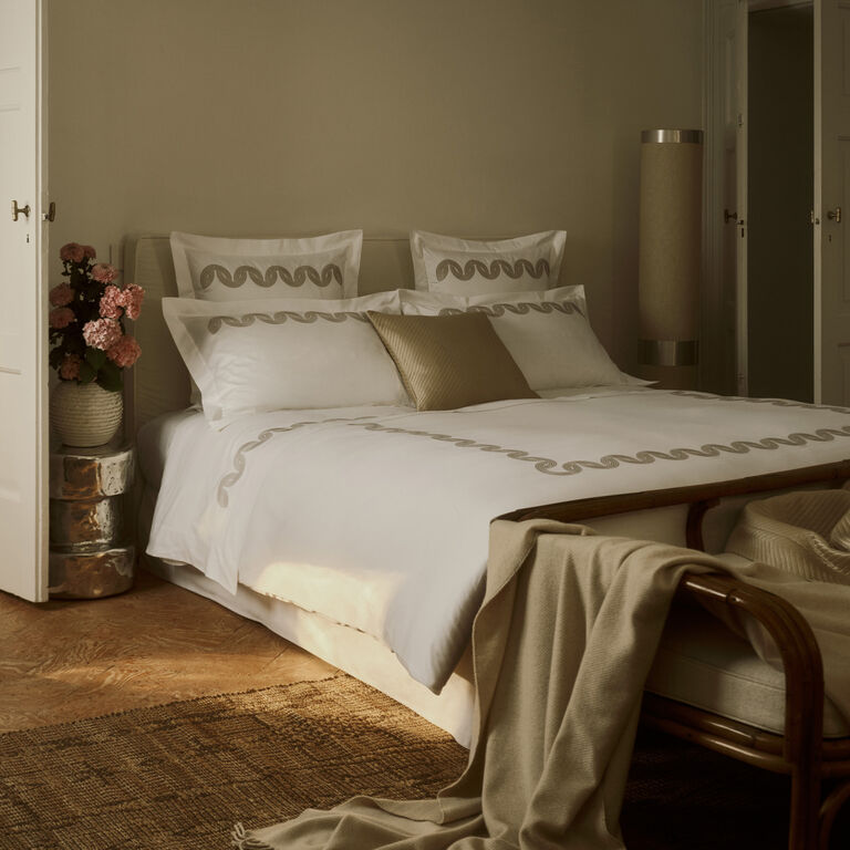 slide 4 Grace Avant Garde Embroidery Completo Letto