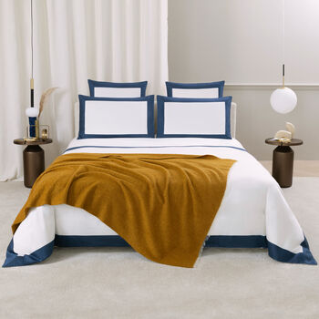 Cashmere Boucl&eacute; plaid