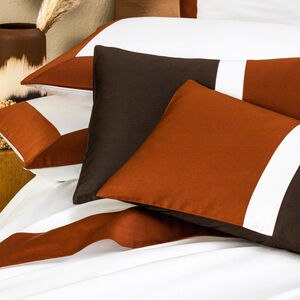 slide 5 Bold Boudoir