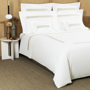 slide 4 Basket Weave Embroidery Copripiumino