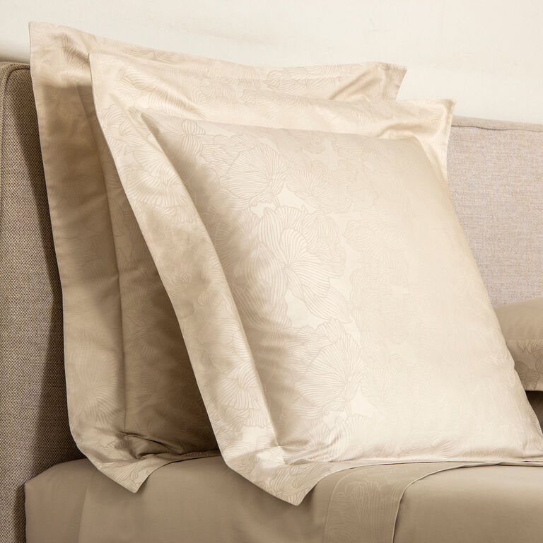 slide 2 Lilium Euro Sham