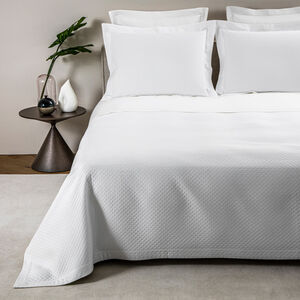 slide 1 Hotel Melody Bedspread