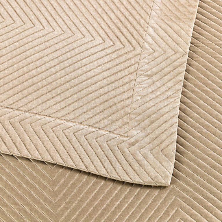 slide 3 Luxury Herringbone Copriletto
