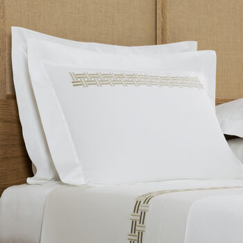 Basket Weave Embroidery Federa
