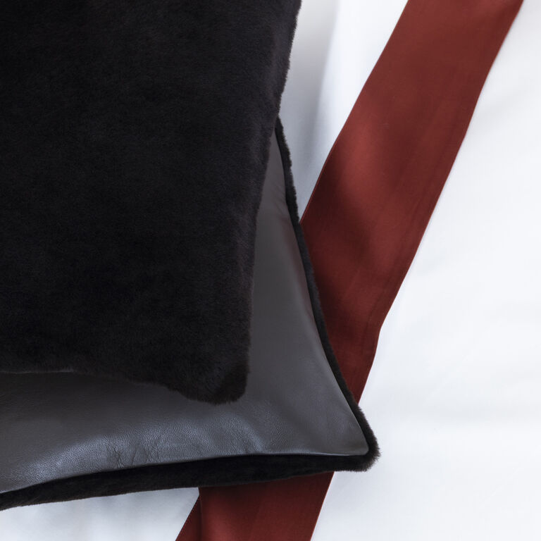 slide 5 Luxury Shearling Cuscino Decorativo