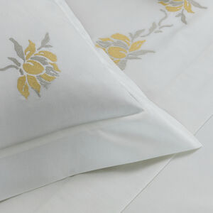 slide 3 Peonia Boudoir Sham