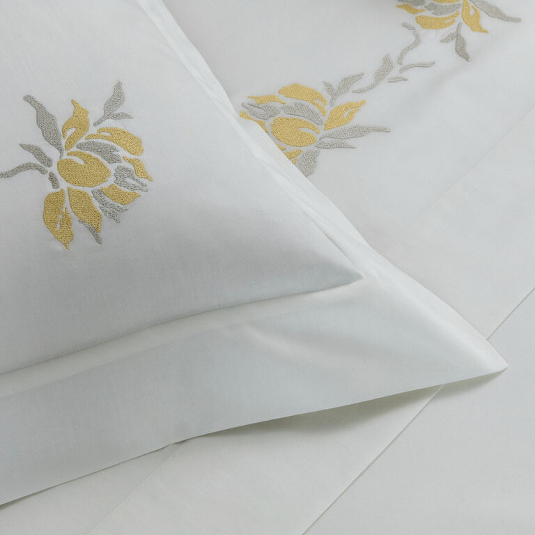 slide 3 Peonia Boudoir Sham