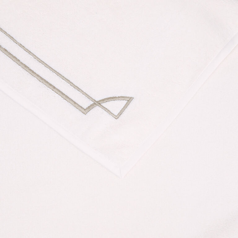 slide 5 Layering Embroidery Drap De Bain