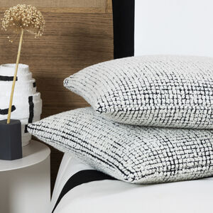 slide 5 Nest Decorative Cushion