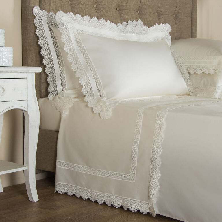 slide 1 Macrame Pizzo Sheet Set