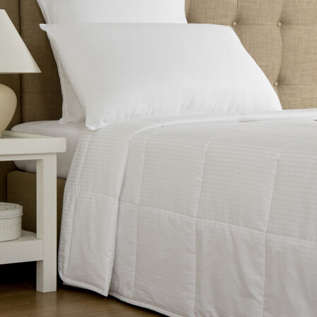 slide 2 Nuvola Light Comforter 