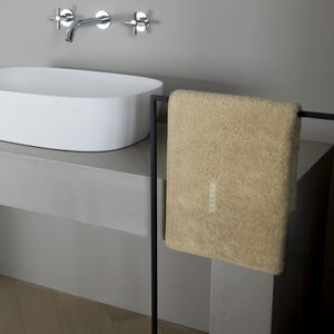 slide 1 Unito Bath Towel