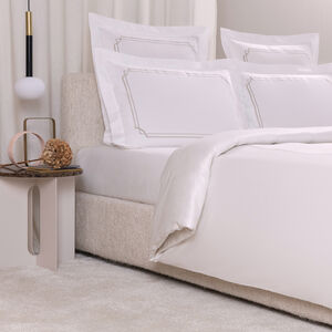 slide 2 Layering Embroidery Parure Housse de couette