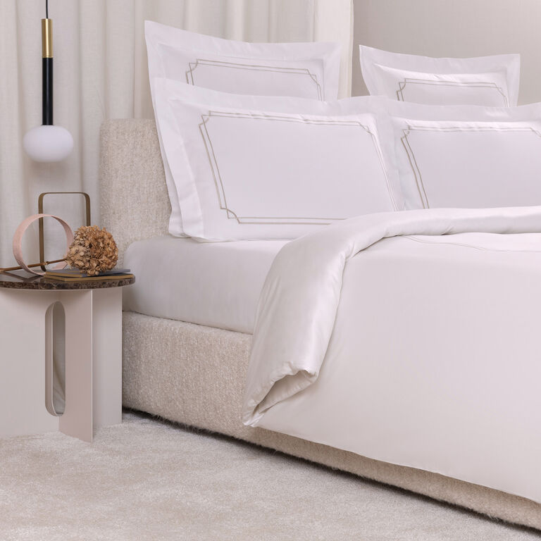 slide 2 Layering Embroidery Parure Housse de couette