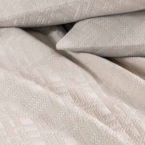 slide 4 Luxury Tressage Bedspread