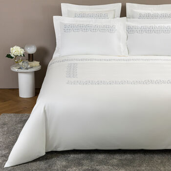 Ornate Medallion Ricamo Set Copripiumino