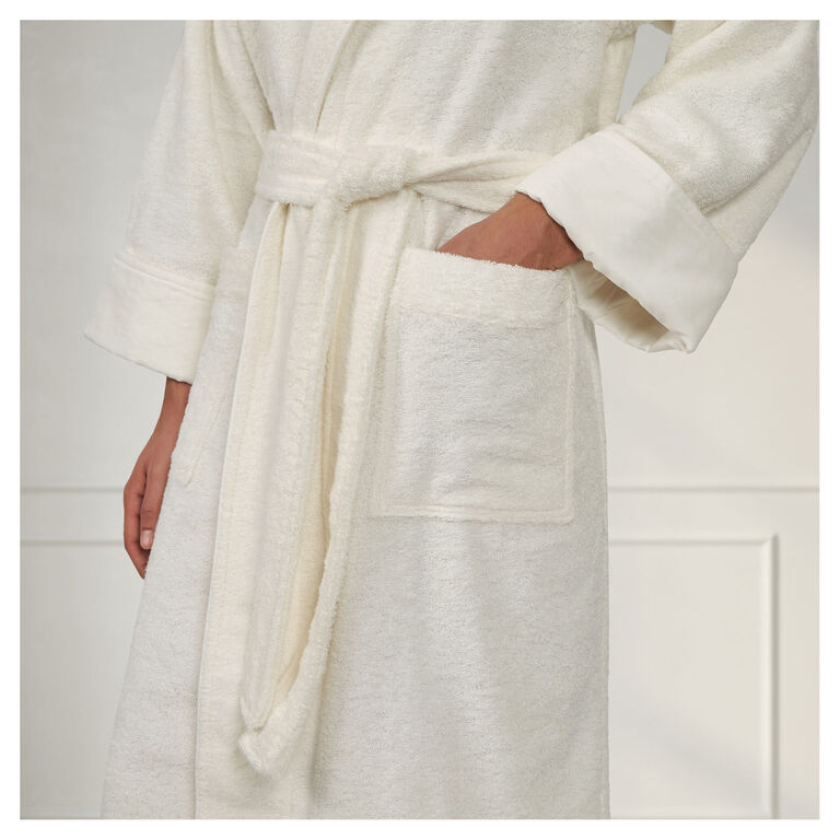 slide 3 Unito Bathrobe
