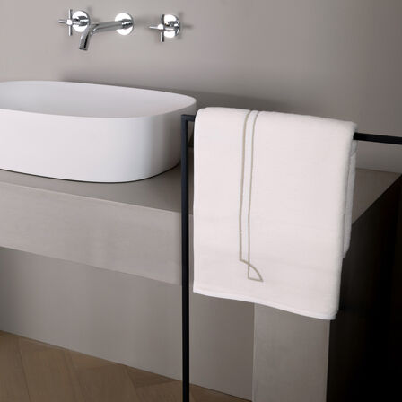 Layering Embroidery Serviette de Douche