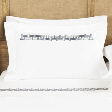 Basket Weave Embroidery Federa