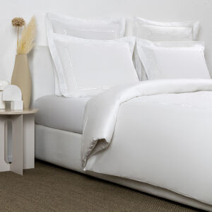 slide 2 Frame Embroidery Duvet Cover Set