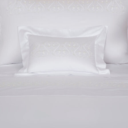 Ornate Medallion Ricamo Boudoir