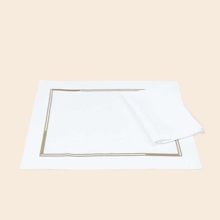 slide 3 Edgeline Set aus Tischsets und Servietten