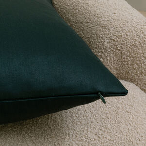 slide 3 Woolen Sateen Coussin d&eacute;coratif