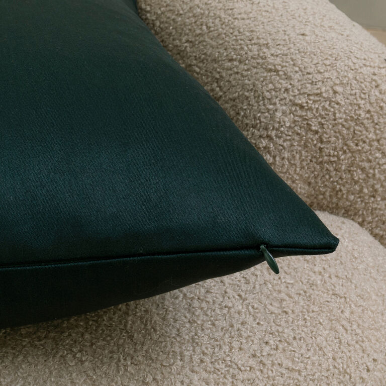 slide 3 Woolen Sateen Coussin d&eacute;coratif