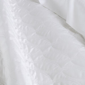 slide 5 Infinito Light Quilt