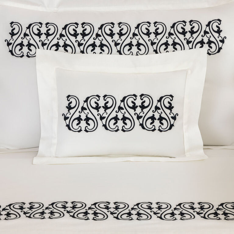 slide 1 Ornate Medallion Ricamo Boudoir