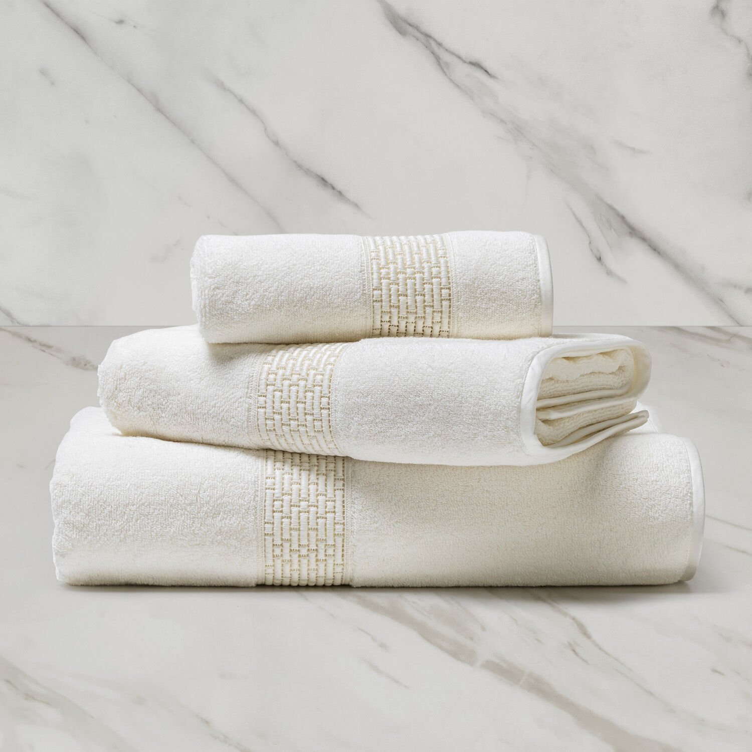 slide 1 Affinity Lace Bath Towel
