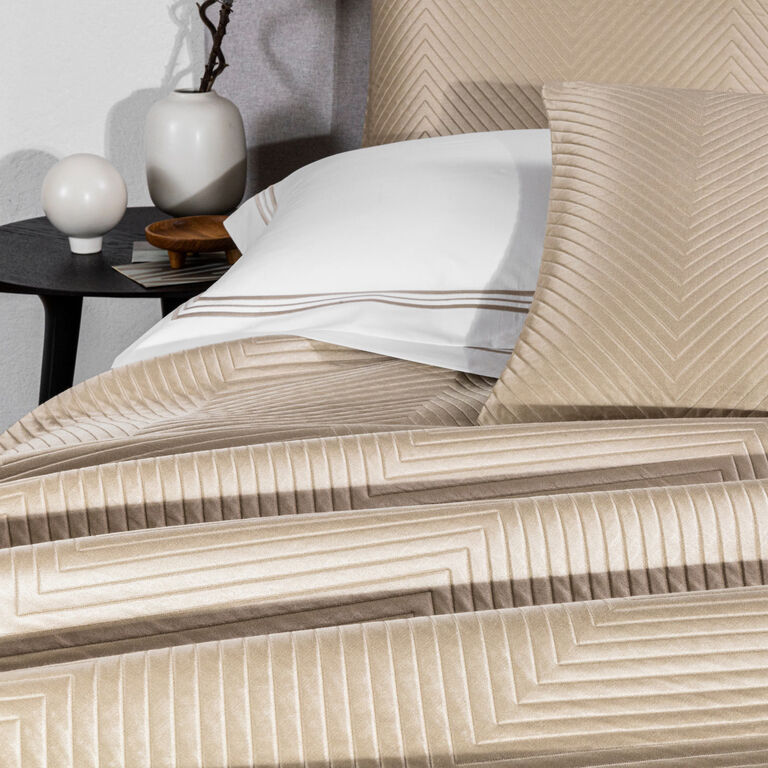 slide 4 Luxury Herringbone Copriletto