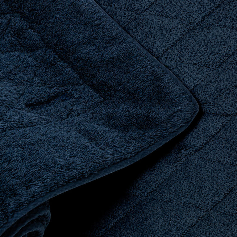 slide 3 Unito Bath Mat