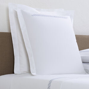 slide 2 Taormina Embroidered Quadratischer Kissenbezug