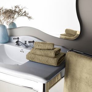 slide 4 Unito Guest Towel