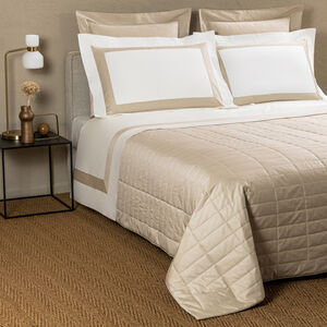 slide 4 Forever Light Quilt