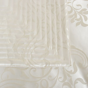 slide 3 Ornate Medallion Lightquilt