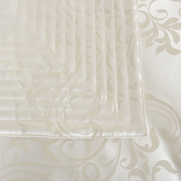 slide 3 Ornate Medallion Lightquilt