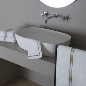 slide 2 Triplo Bourdon Bath Towel