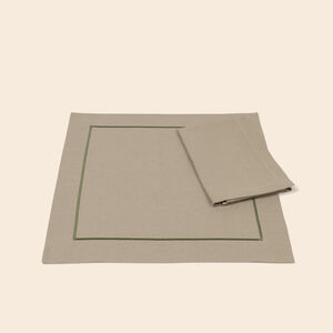 slide 3 Define Set aus Tischsets und Servietten