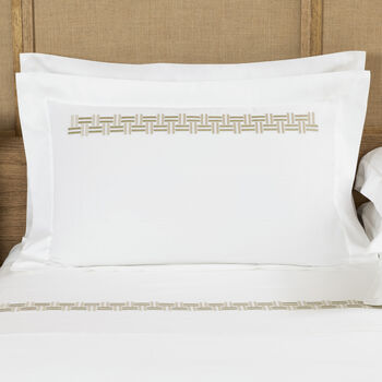 Basket Weave Embroidery Federa