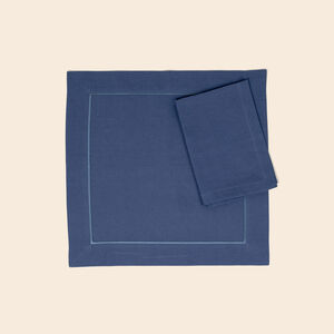 slide 2 Define Set aus Tischsets und Servietten