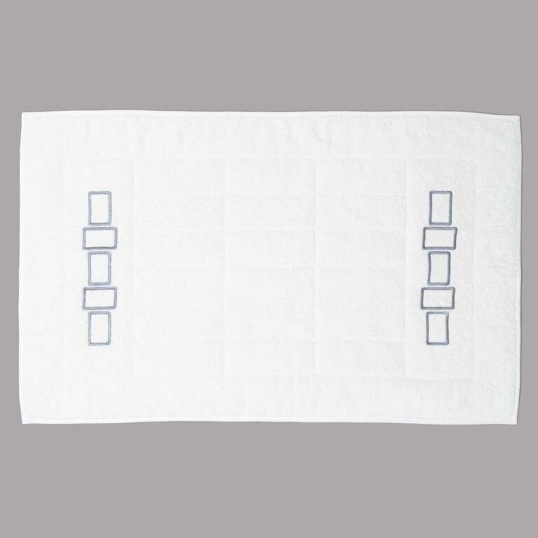 slide 2 Bold Bicolor Embroidery Tappeto