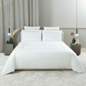 slide 4 Bold Bicolor Embroidery Bettbezug Set