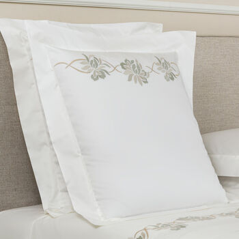 Lotus Flower Embroidered Federa Quadrata